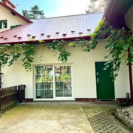 Sosnowy Apartament Józefów Екстериор снимка