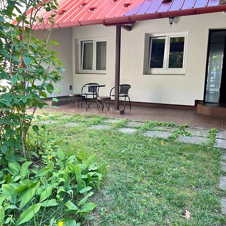 Sosnowy Apartament Józefów Екстериор снимка